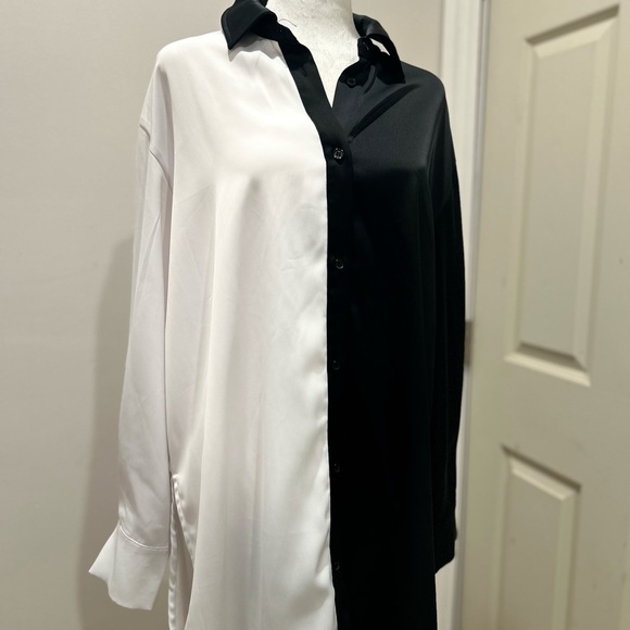 Chic Black and White Women's Blouse - Picture 2 of 6